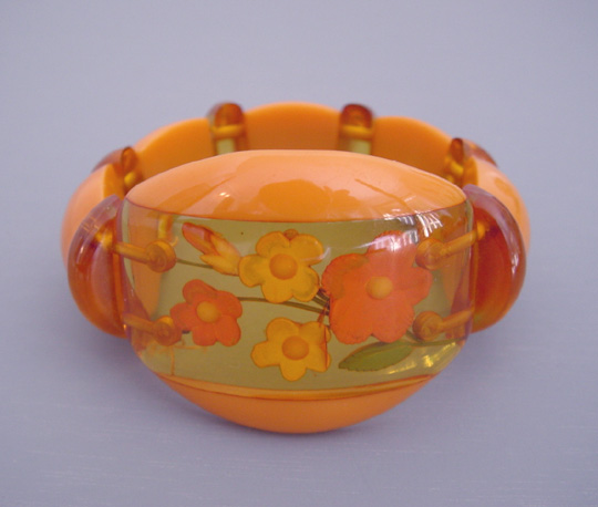 BAKELITE melon apple juice reverse carved bracelet