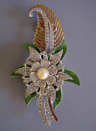 DeROSA flower, feather and leaves fur clip c 1940