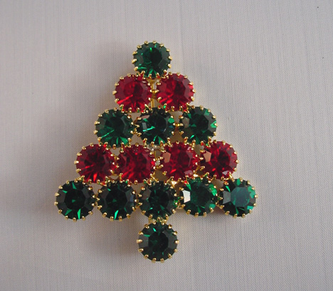 ATTRUIA Christmas tree brooch with red and green - Morning Glory ...