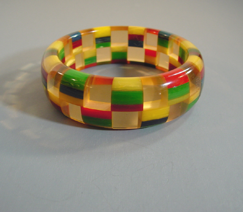 SHULTZ bakelite two row bangle with slice checks