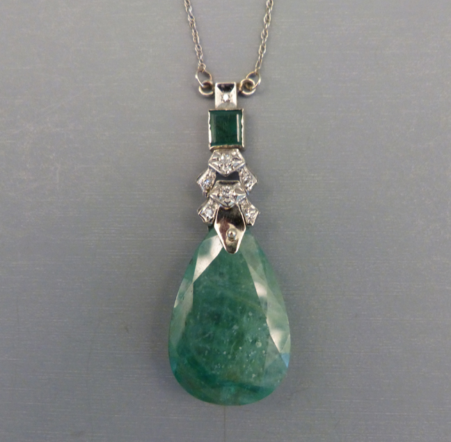 EMERALD Deco 14k pendant necklace with diamonds