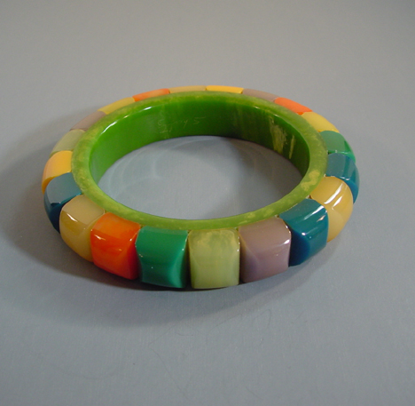 SHULTZ bakelite colorful rods bangle lined in green